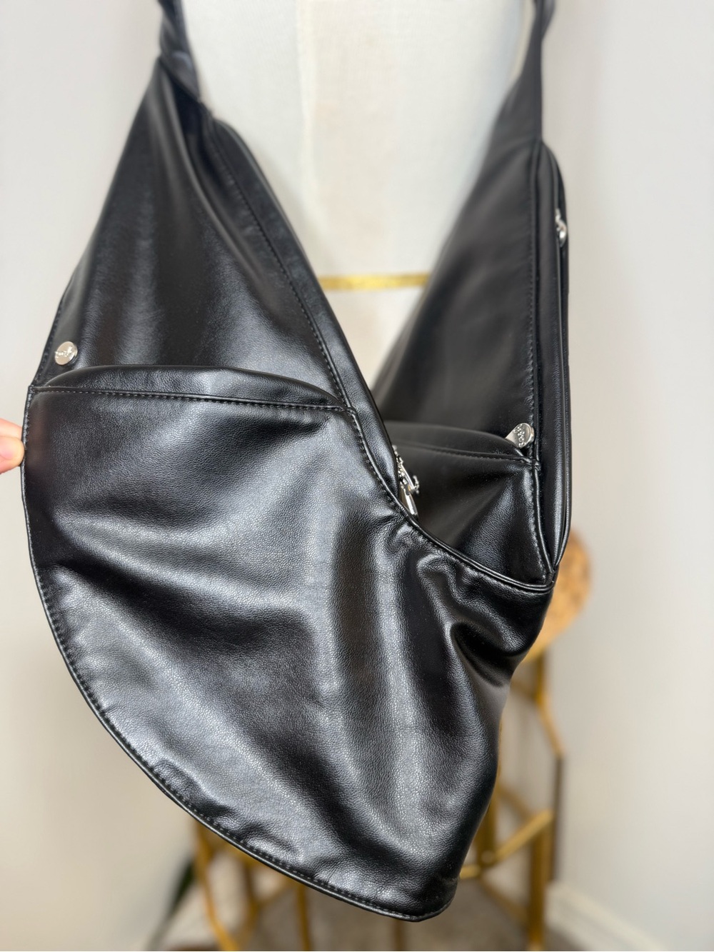 SASH Faux Leather Bag with FRID-Protected Wallet Black faux Leather Hobo adjust - Picture 5 of 8